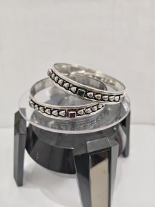 Bracelets à breloques en argent plaqué de qualité supérieure pour femmes, conçus avec un savoir-faire artistique classique, style moderne sophistiqué, cadeau d'indouisme - Product Image 3
