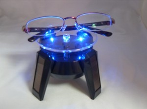 Soporte de pantalla giratorio de 360 grados, producto de exposición, luz led alimentada por energía solar, con batería - Product Image 3