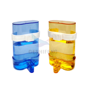 Nuevo diseño, accesorios para pájaros de alta calidad, comedero para loros, dispensador de agua para pájaros, uso automático, <span class=keywords><strong>bebedero</strong></span> de agua para aves de corral - Product Image 2