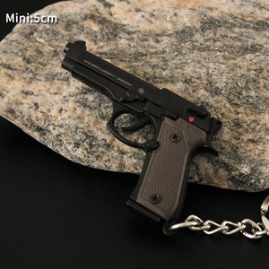 Porte-clés Pistolet Approvisionnement d'Usine Amovible 5cm Mini Beretta Métal Pistolet Modèle Porte-clés Alliage de Zinc Porte-clés Pistolet - Product Image 3