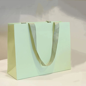 Sacs en papier pour emballages cadeaux avec design personnalisé, vente en gros, logo personnalisé, papier fantaisie de luxe, OEM - Product Image 1