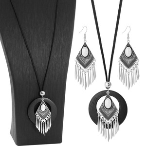 Ensemble collier et boucles d'oreilles à pompons bohèmes pour femmes, en alliage plaqué argent antique, bijoux de fête, accessoires de mode - Product Image 1