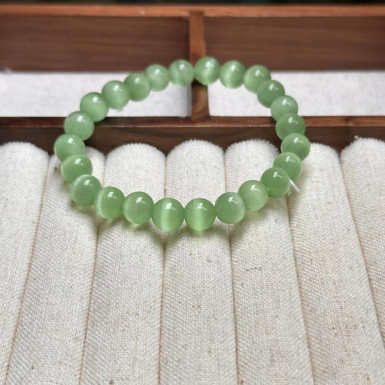 Bracelet oeil de chat vert 8mm