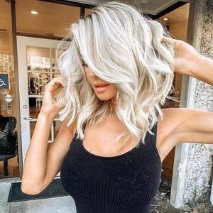 Parrucca Bob Corta Ondulata Ombré Bionda con Riga Laterale, Resistente al Calore, in <span class=keywords><strong>Capelli</strong></span> Sintetici, Direttamente dalla Fabbrica, per Donne Europee, Vendita all'Ingrosso - Product Image 5