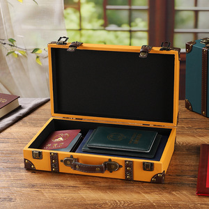 Boîte-cadeau de mahjong de style américain, coffret de mahjong en bois rétro et portable, boîte-cadeau multifonctionnelle avec poignée. - Product Image 4