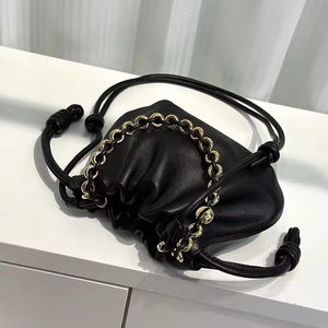 2025新款时尚肩包设计师斜挎包 -- 真皮大容量肩包 - Product Image 2