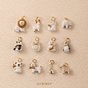 Abalorios de Cacao para el Zoológico |   Colgantes de Animales Esmaltados Pintados a Mano en Latón Chapado en Oro de 18K |   Ciervo, Zorro, Búho, Mono, Pingüino, Koala, Jirafa - Product Image 2