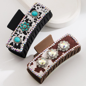 Accessoires pour cheveux carrés rétro personnalisés de 9,5 cm à imprimé léopard avec accents en cristal, pinces à cheveux en plastique - Product Image 1