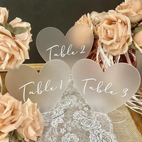 Numéros de table de mariage en forme d'arche givrée avec supports panneaux en acrylique et supports, parfaits pour la décoration
