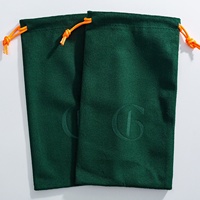 Pochette pour flacon de parfum en velours doux recyclable avec cordon de serrage et motif imprimé en relief noir