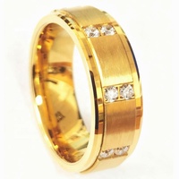 Bague de Fiançailles en Moissanite pour Homme, Plaqué Or 18K, en Carbure de Tungstène Brossé avec Incrustation de Zircon Cubique, Vente en Gros CNC par Cheng Jewelers