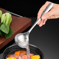 Lange steel soeplepel van puur titanium, geschikt voor hete potten, GR1 FDA-gekeurd, gesmeed, voor restaurants, huishoudens, op maat gemaakte OEM, groothandel