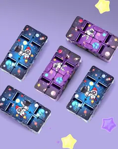 2023 New Christmas Spaceman unendlich Mini Anti Stress Dekompression Zappeln Spielzeug Falten Infinite Fidget Magic Cube