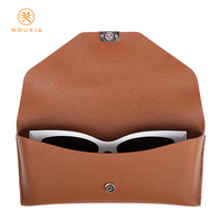 Étui à lunettes en PU grainé style enveloppe MouXia avec fermoir métallique, logo gaufré or et argent, articles optiques en gros