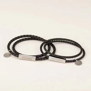 Pulsera Personalizada para Parejas con Grabado, Cuerda Trenzada de Acero Inoxidable, Grabado Personalizado, Regalo para Parejas - Product Image 3