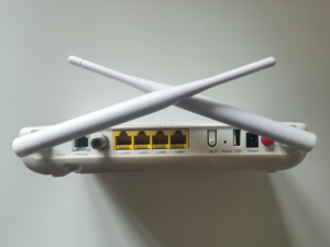 F688 2021 nuovo prodotto GE GPON GEPON Onu Ont 4GE 1POTS CATV + Wifi2.4GHz SC/UPC - Product Image 4