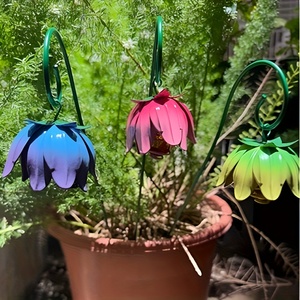 Juego de 3 piezas de soporte de <span class=keywords><strong>maceta</strong></span> de Metal de color hierro No se necesita electricidad Campana a prueba de viento Poste de jardín para patio interior y exterior - Product Image 2