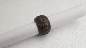 Prix de gros véritables ronds de serviette en bois sculptés à la main nouveau style tendance motif rond pour mariage et fête Designer fait maison - Product Image 2