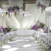 Décor de scène de mariage blanc décoré de tissu vert, rideaux de fond de scène de mariage, draperies, décoration de scène intérieure et extérieure