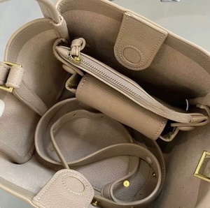 Bán Buôn Lớn Bài Hát Unisex Cầm Tay Tote Túi Dây Kéo Nút Đóng Cửa Biểu Tượng Tùy Chỉnh Không Thấm Nước Nhẹ Da Vải - Product Image 6