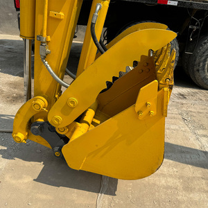 Mini excavadora Hyundai 60-7 usada y económica de 6 toneladas, excavadora hidráulica pequeña sobre orugas para uso agrícola y de jardinería. - Product Image 4