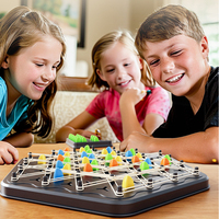Puzzle de bureau éducatif jouets chaîne triangle échecs triangle élastique jeu ensembles chaîne triangle jeu d'échecs