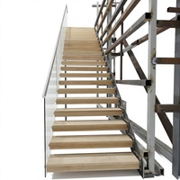 Moderne Holz- und Stahltreppe mit Geländer aus gehärtetem Glas, Metallhandlauf, Innen-Geradtreppe, Treppenlift, Steigende Treppe