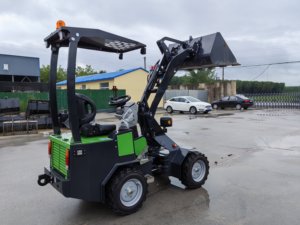 Mini Cargadora <span class=keywords><strong>de</strong></span> Ruedas HAIJU, Bajo Consumo <span class=keywords><strong>de</strong></span> Combustible, Motor Perkins 4x4, Potencia Nominal: 18.2 kW, Cargadora <span class=keywords><strong>de</strong></span> Ruedas <span class=keywords><strong>de</strong></span> China para Hogar y <span class=keywords><strong>Granja</strong></span> - Product Image 3