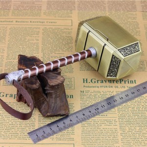 Vente en gros 1:<span class=keywords><strong>2</strong></span> 20cm Marteau de <span class=keywords><strong>Thor</strong></span> en métal de haute qualité Porte-clés Vente en gros personnalisée Avengers <span class=keywords><strong>Marvel</strong></span> Alliage de zinc - Product Image 6