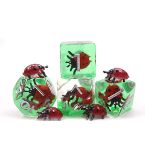 Set di Dadi Poliedrici Personalizzati all'Ingrosso, Dadi in Resina con Inclusioni di Coccinelle Rosse per Giochi <span class=keywords><strong>da</strong></span> Tavolo DND - Product Image 2