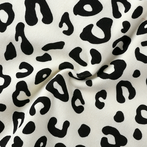 Nuovo Set di Abbigliamento alla Moda per Bambine: Maglietta a Maniche Lunghe con Stampa Leopardata e Pantaloni Lunghi - Product Image 5