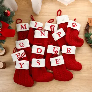 लाल पत्र क्रिसमस मोजे बच्चों के कैंडी उपहार छोटे जूते क्रिसमस ट्री पेंडेंट मिनी मोजे
