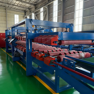 Ligne de production de panneaux sandwich multifonctionnelle avec commande PLC, entraînement par engrenages, moteur haute puissance pour toiture - Product Image 1