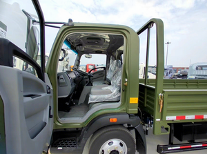 Camión Mini de Carga al por Mayor Personalizado Sinotruck Howo 4*2 Camión Mini de Carga de 5-10 Toneladas con Motor Diésel con Cabina con Litera - Product Image 4