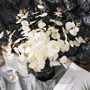 Fleurs artificielles CallaFloral Eucalyptus blanc laiteux, branche unique, décoration intérieure, bouquet de mariage, art floral - Product Image 1