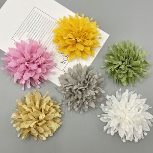 Flores de tela de camelia hechas a mano de 9 cm, accesorios de joyería DIY, decoraciones para zapatos y sombreros - Product Image 1