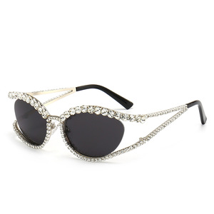 Occhiali da Sole Vintage Ovali con Cristalli Brillanti per Donna 2024 Nuovo Marchio di Lusso Occhiali da Sole con Strass per Feste Montatura in Lega Stile Occhio di Gatto - Product Image 6