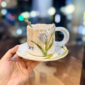 Taza de Café de Porcelana Ecológica con Acabado Perlado, Diseño de Tulipán, 250 ml, con Platillo y Cuchara, para Té de la Tarde - Product Image 4