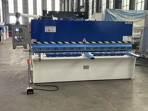 Cisaille hydraulique CNC Aoxuan pour découpe de métaux et acier QC11Y 6mm 2500mm, haute précision, entièrement automatique, pour engrenages de moteur - Product Image 2