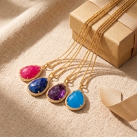 Collier en pierre naturelle taille poire, forme goutte d'eau colorée, avec halo de cristaux, monture dorée, plaqué or, bijou cadeau