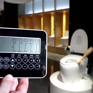 Gốm Kích Thước Lớn Tự Động Tuôn Ra Nhà Vệ Sinh Thông Minh Với Chỗ Ngồi Tự Động - Product Image 3