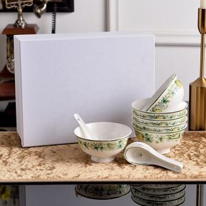 Service de table en porcelaine de luxe britannique, technique personnalisée, promotion à prix réduit pour les fêtes - Bol à salade et cuillère en céramique - Product Image 1