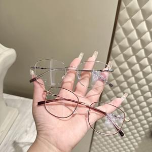 Montures de lunettes rétro en métal Danyang, monture ovale complète, anti-UV, unisexe, verres en résine, design quadrilatère 6458 - Product Image 1