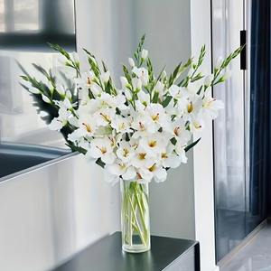 <span class=keywords><strong>Bouquet</strong></span> de 8 fleurs artificielles de gladiolus et d'orchidées |   Fleurs blanches et feuillage vert, tiges réalistes sans entretien pour les mariages - Product Image 5