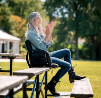 Chaises gradin rembourrées en fer extra larges avec logo personnalisé Sièges de stade de football chauffants pliables pour le football en plein air Tables durables