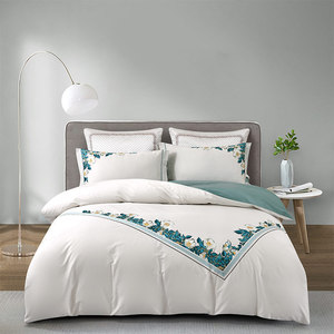 Parure de lit populaire, simple, jeune et minimaliste à carreaux 100 % coton, 4 pièces, printemps-automne, housse de couette en pur coton pour auberge de jeunesse - Product Image 4