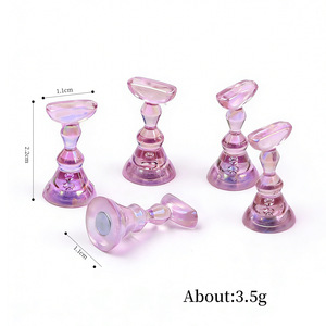 Support de présentation magnétique en acrylique en forme de pièce d'échecs pour nail art DIY, idéal pour l'entraînement des embouts d'ongles et l'affichage des cristaux - Product Image 5