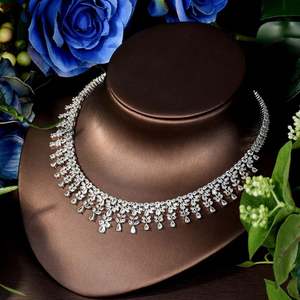 Ensemble de bijoux de mariage de mariée de luxe zircon cubique blanc 4 pièces collier boucle d'oreille pour les femmes accessoires de soirée S-332 - Product Image 5