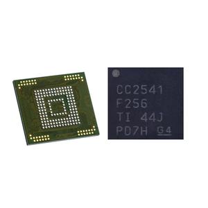 Stock EPF10K30RC240-3N Neuf et Original 240-RQFP (32x32) Circuits FPGA Intégrés Matrice de Portes Logiques Programmable par l'Utilisateur - Product Image 1