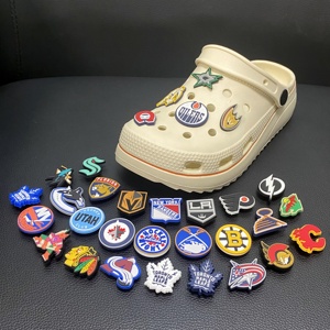 Accessoires de chaussures de sport de hockey nord-américain très demandés et décorations de chaussures à motif de badge d'équipe de la LNH pour les fans de la LNH - Product Image 1